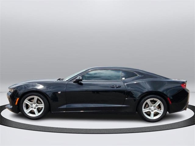 Used 2018 Chevrolet Camaro 1LT with VIN 1G1FB1RX5J0130814 for sale in Aurora, CO