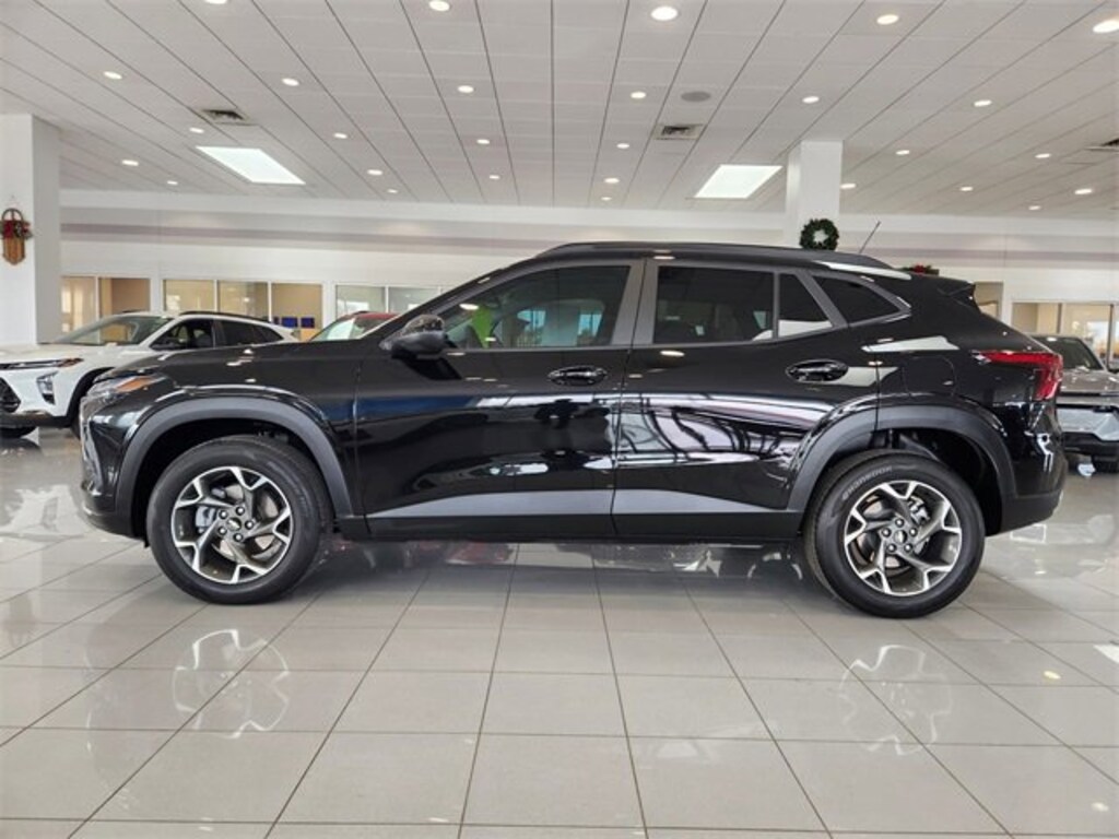 Certified 2025 Chevrolet Trax LT SUV