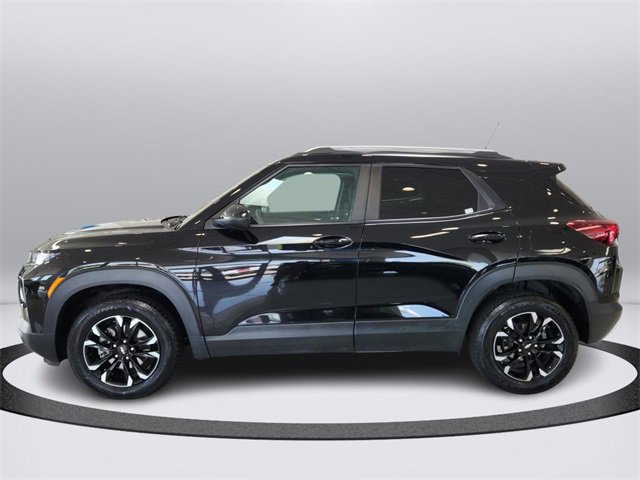 2022 Chevrolet Trailblazer LT photo 2
