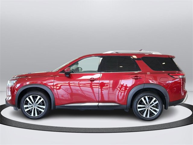 2025 Nissan Pathfinder Platinum photo 2