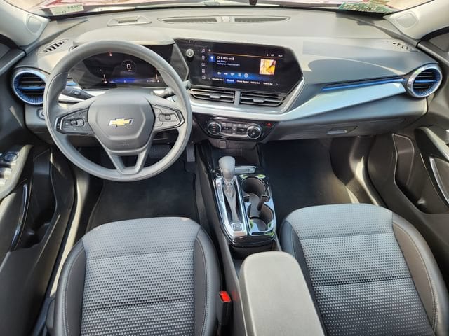 2025 Chevrolet Trax LT - Photo 22