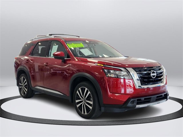 2025 Nissan Pathfinder Platinum photo 3