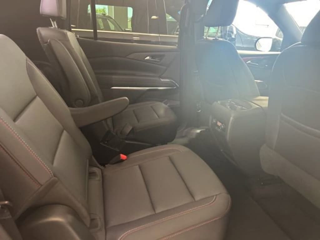 Certified 2025 Chevrolet Traverse Z71 SUV