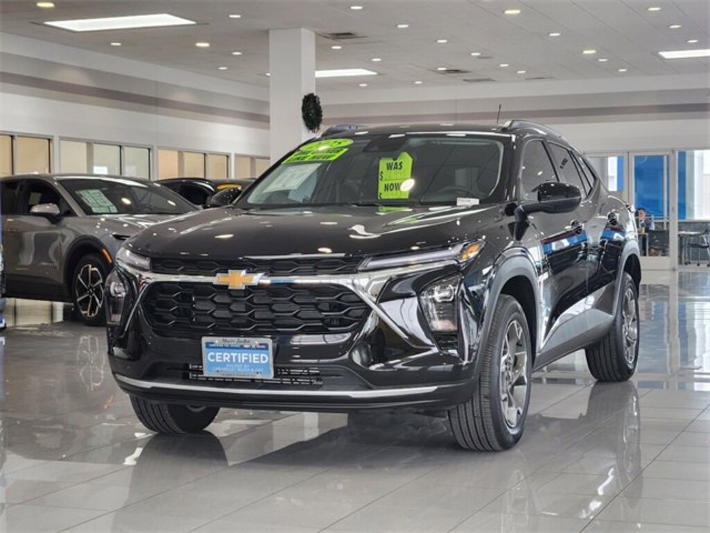 Certified 2025 Chevrolet Trax LT SUV