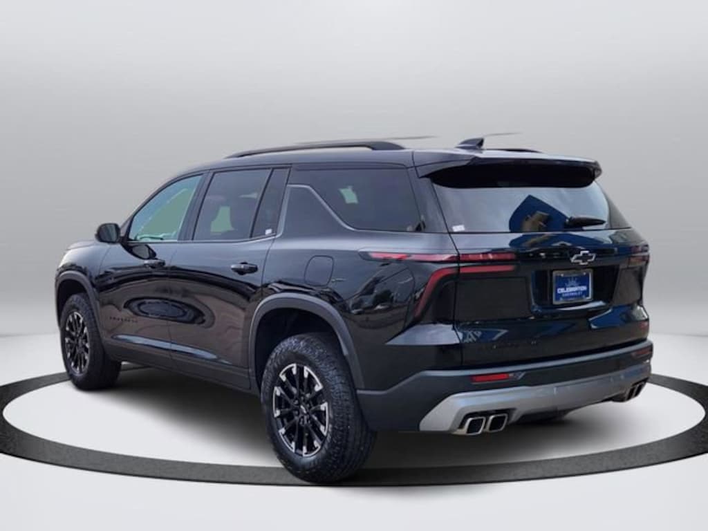 Used 2025 Chevrolet Traverse Z71 SUV