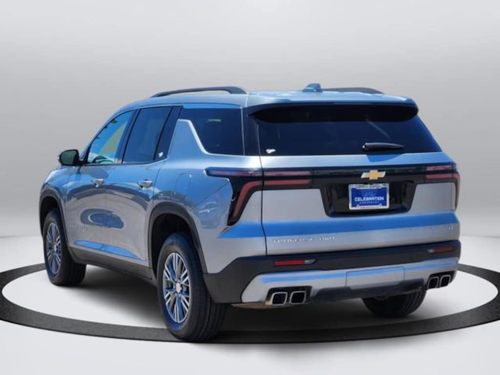 Used 2024 Chevrolet Traverse LT SUV