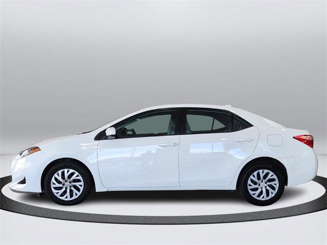 2017 Toyota Corolla L photo 2