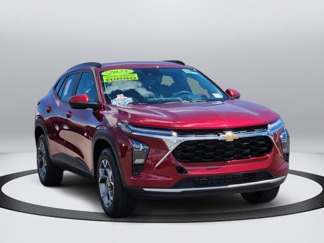 2025 Chevrolet Trax LT - Photo 6