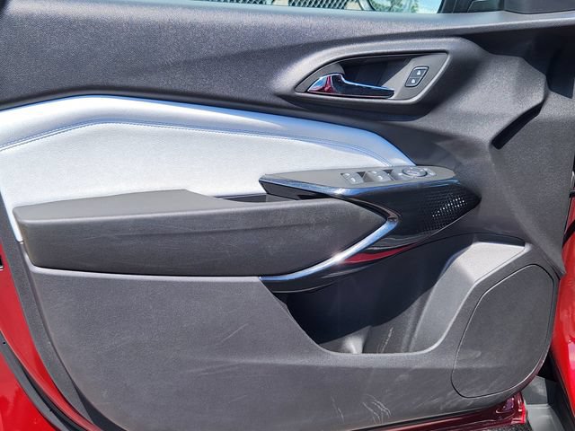 2025 Chevrolet Trax LT - Photo 17