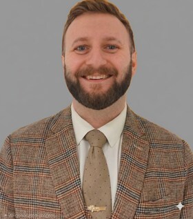 Staff member Michael Barnett from ID_1b989f354649