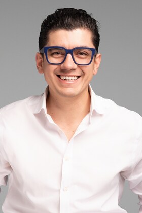 Staff member Daniel Bernal from ID_1b989f354649