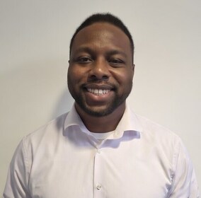 Staff member Malik Ricks from ID_1b989f354649