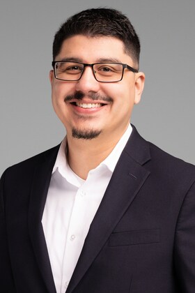 Staff member Eric Irungaray from ID_1b989f354649