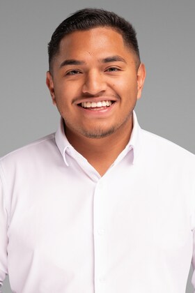 Staff member Manuel Olivares from ID_1b989f354649