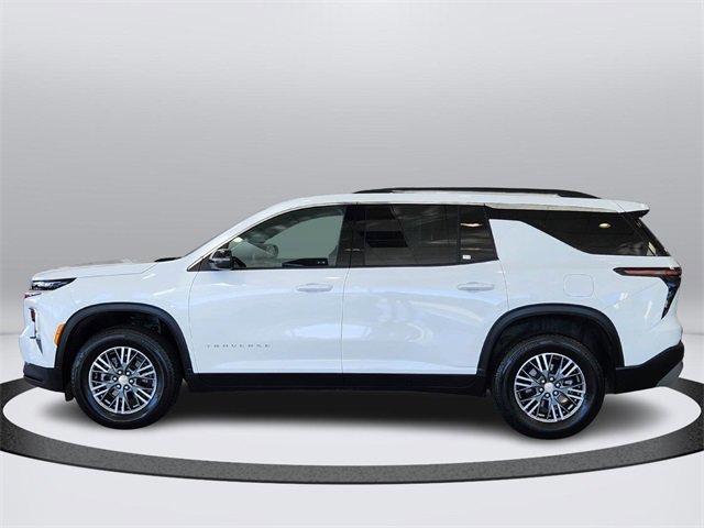 2025 Chevrolet Traverse photo 2