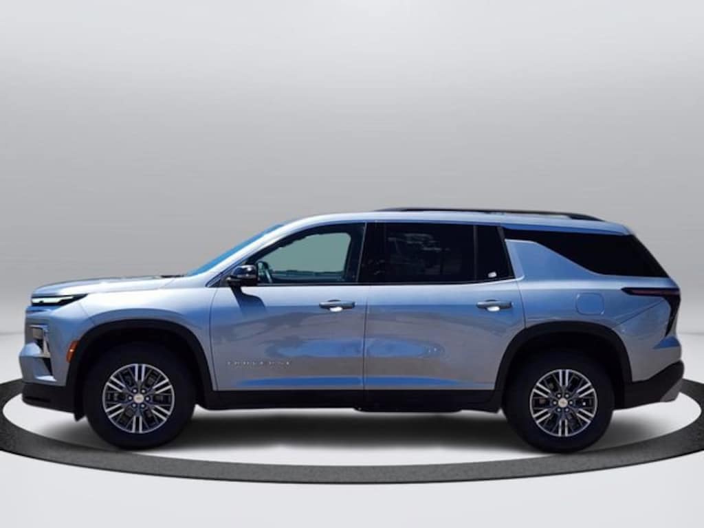 Used 2024 Chevrolet Traverse LT SUV