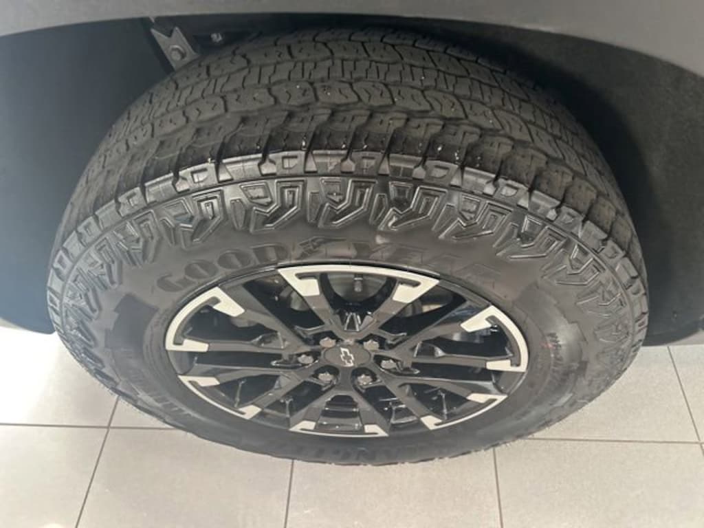 Certified 2025 Chevrolet Traverse Z71 SUV