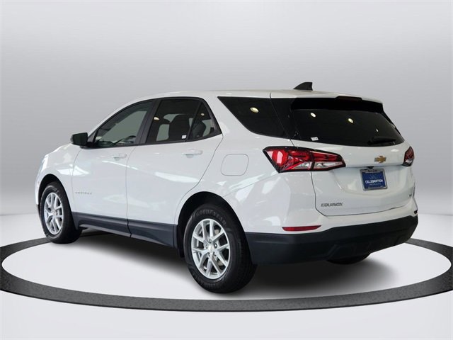 2022 Chevrolet Equinox LS photo 3