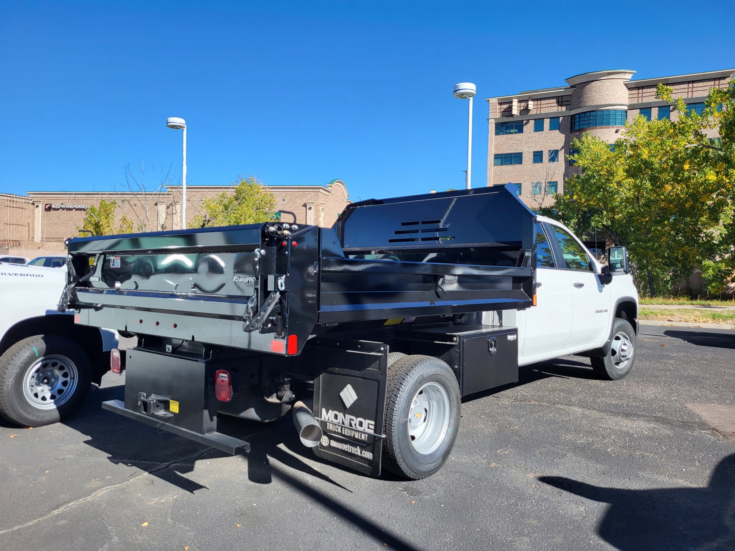 2025 Chevrolet Silverado 3500HD Work Truck photo 3