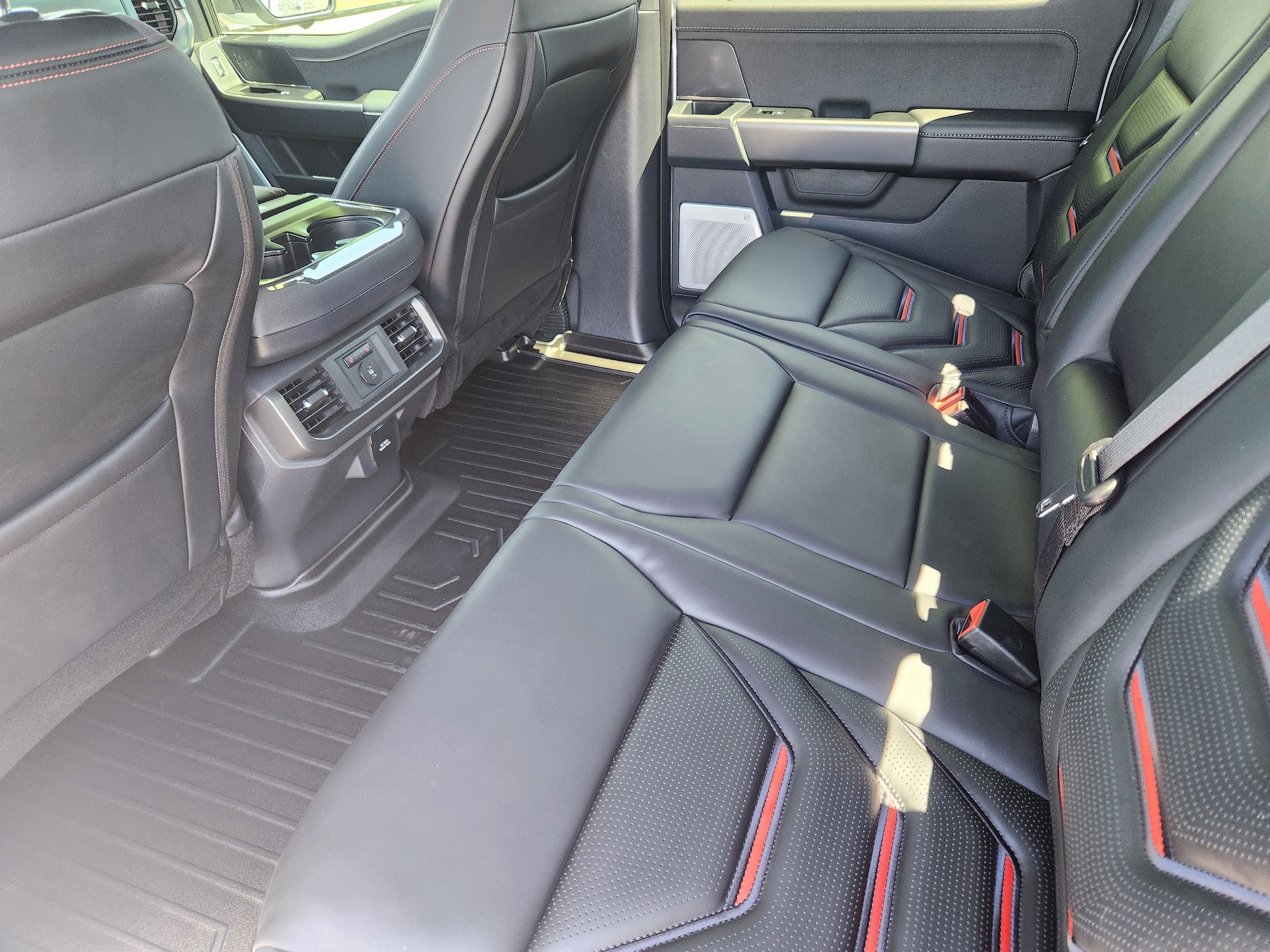 2025 Ford F-150 Lariat - Photo 46