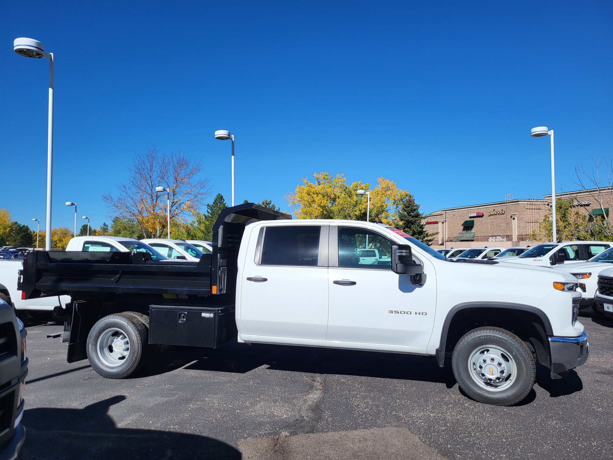 2025 Chevrolet Silverado 3500HD Work Truck photo 2