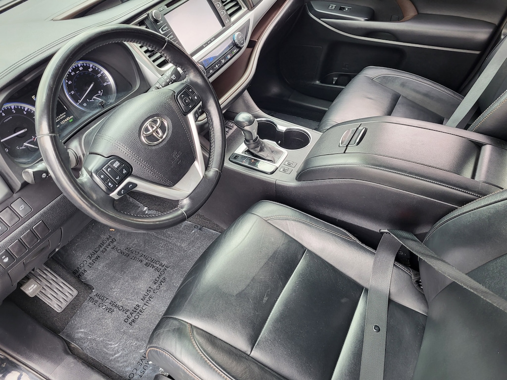 Used 2018 Toyota Highlander SE