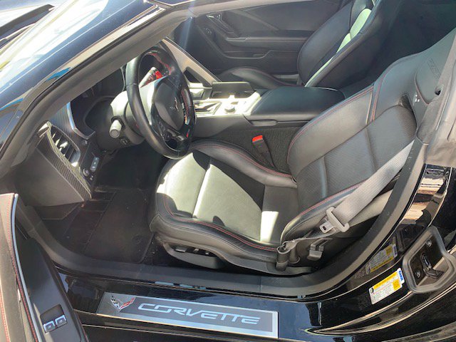 2018 Chevrolet Corvette Z06 3LZ photo 2