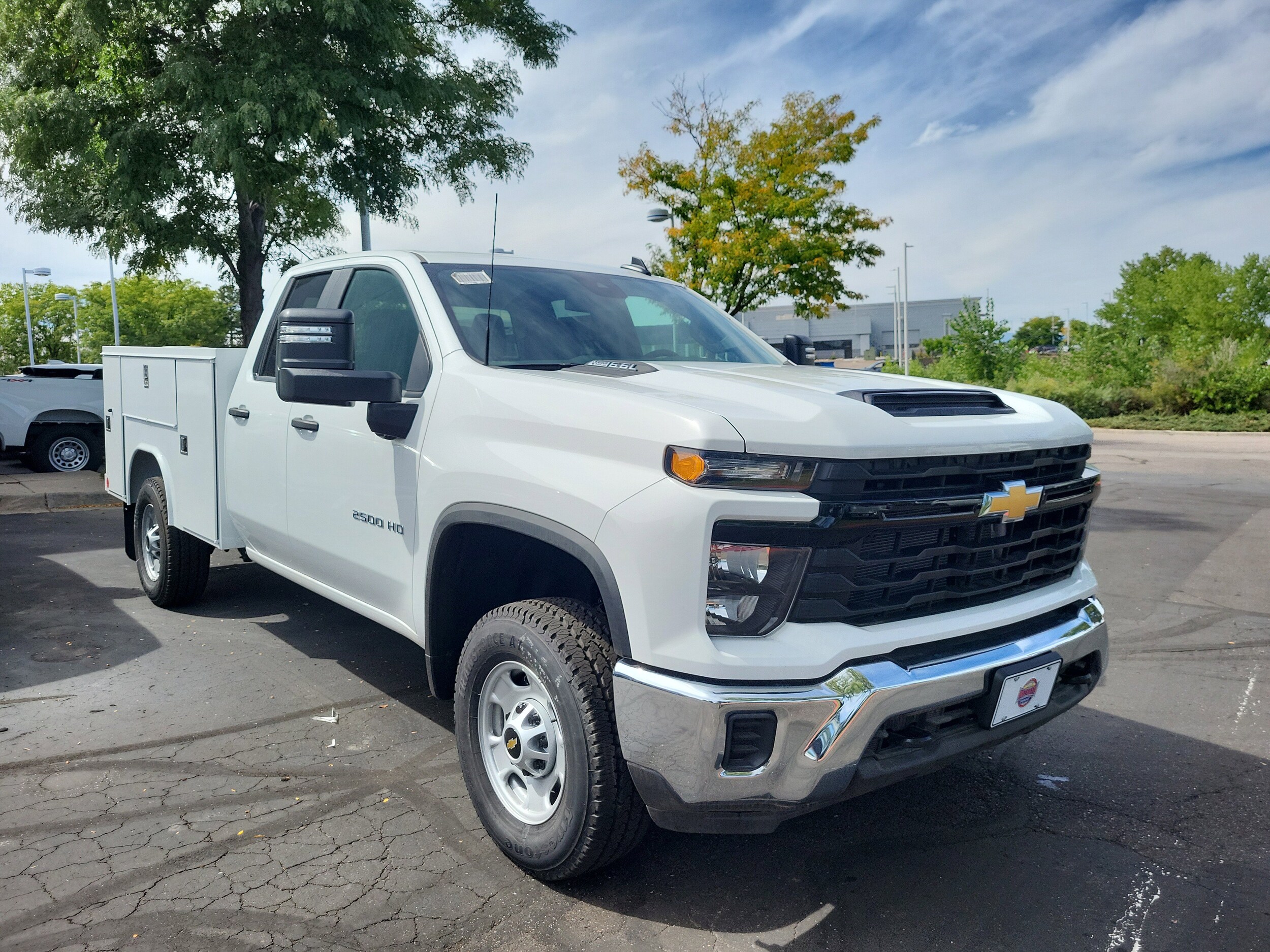 2025 Chevrolet Silverado 2500HD photo 3
