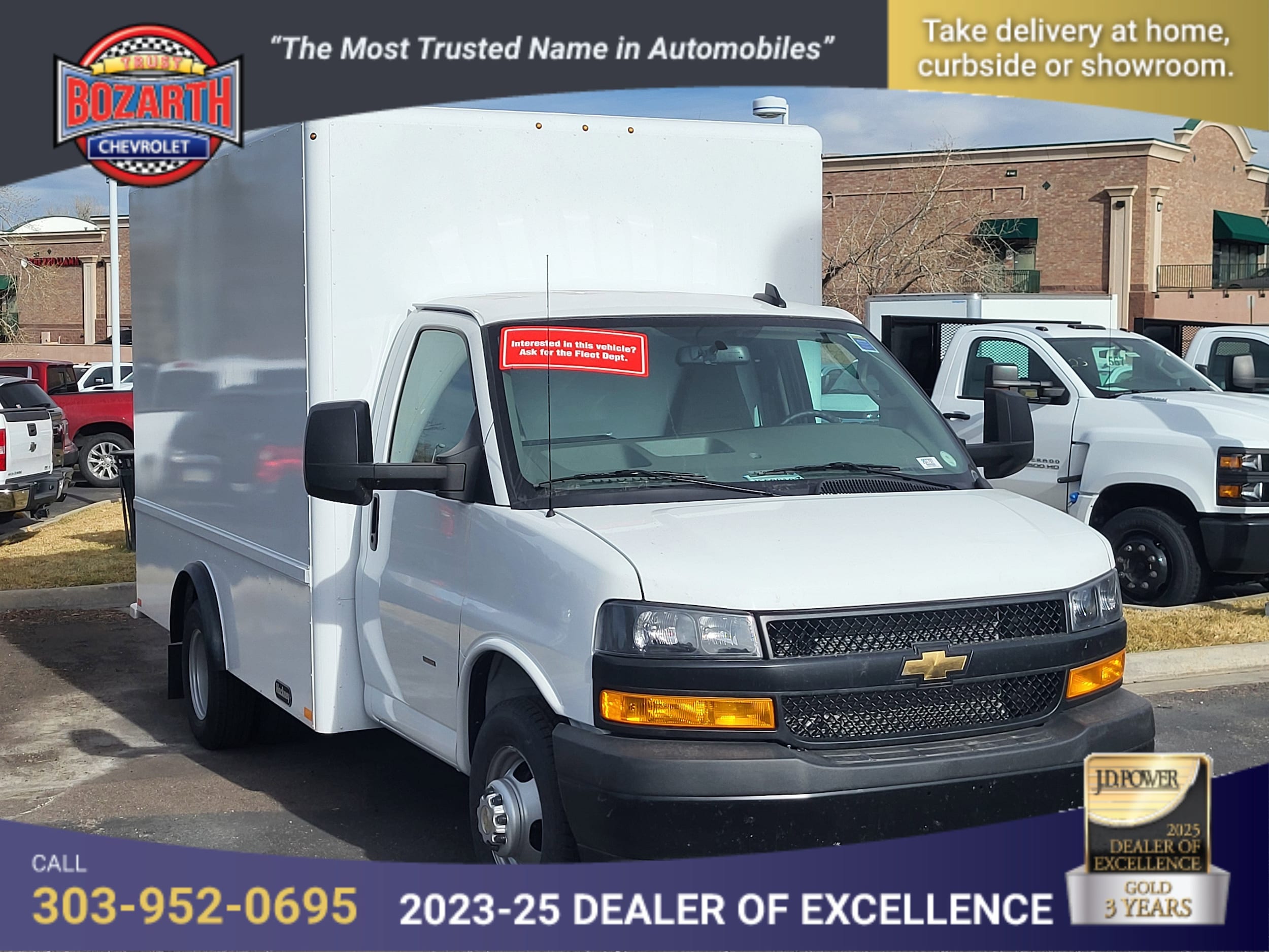 2025 Chevrolet Express Cutaway Base's photo
