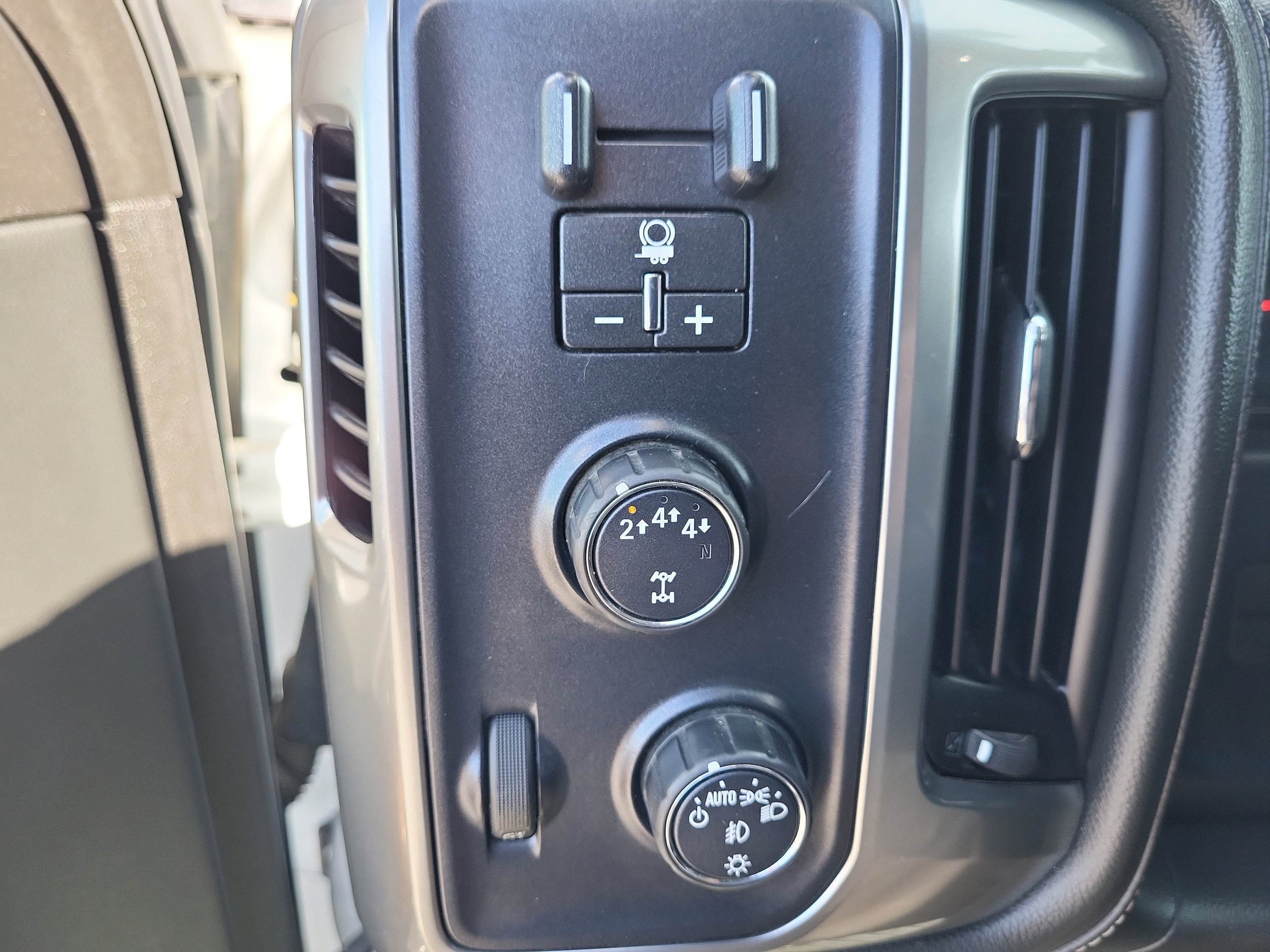 2018 Chevrolet Silverado 2500HD LTZ - Photo 29