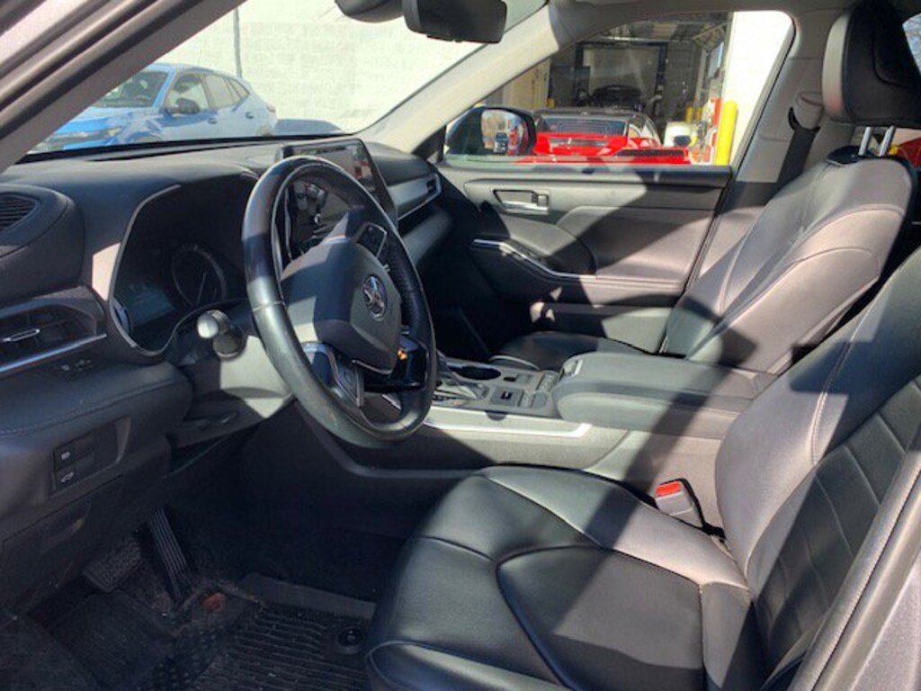 Used 2020 Toyota Highlander XLE