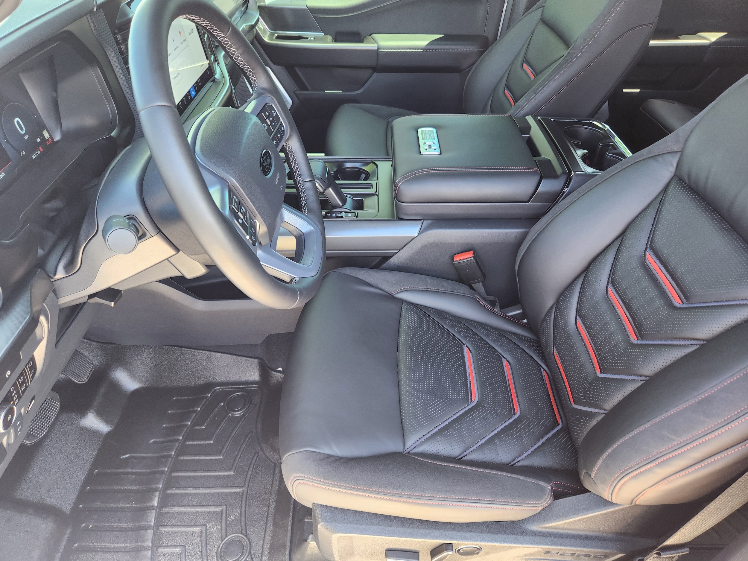 2025 Ford F-150 Lariat - Photo 12