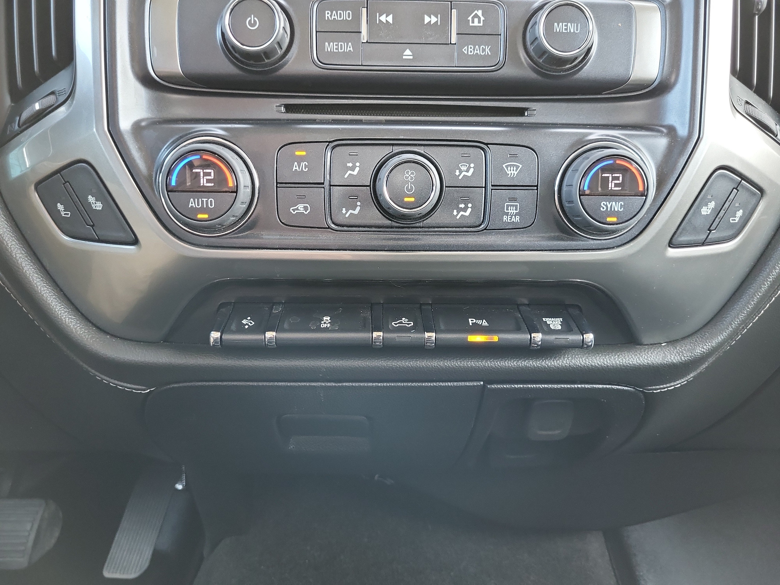 2018 Chevrolet Silverado 2500HD LTZ - Photo 28