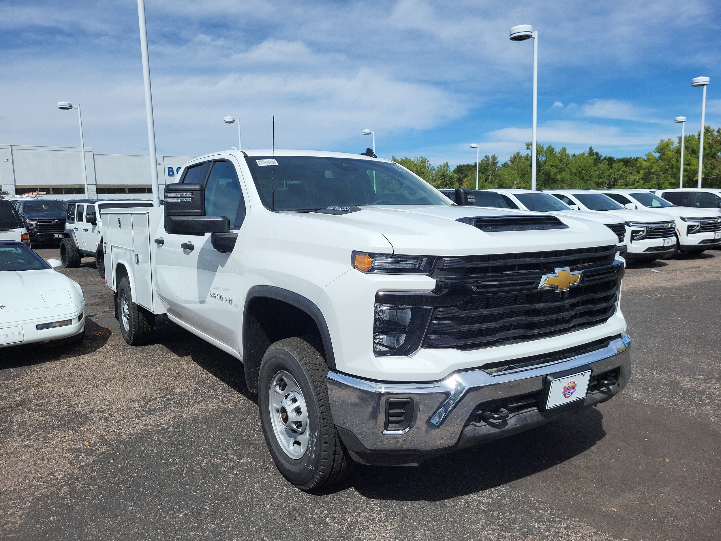 2025 Chevrolet Silverado 2500HD photo 3