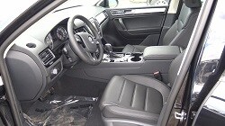 2017-Volkswagen-Touareg-Review-Interior.jpg