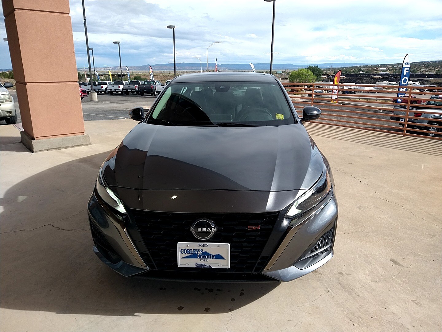 2023 Nissan Altima 2.5 SR photo 2