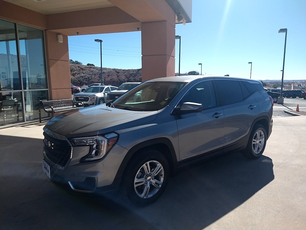 2024 Gmc Terrain SLE photo 2