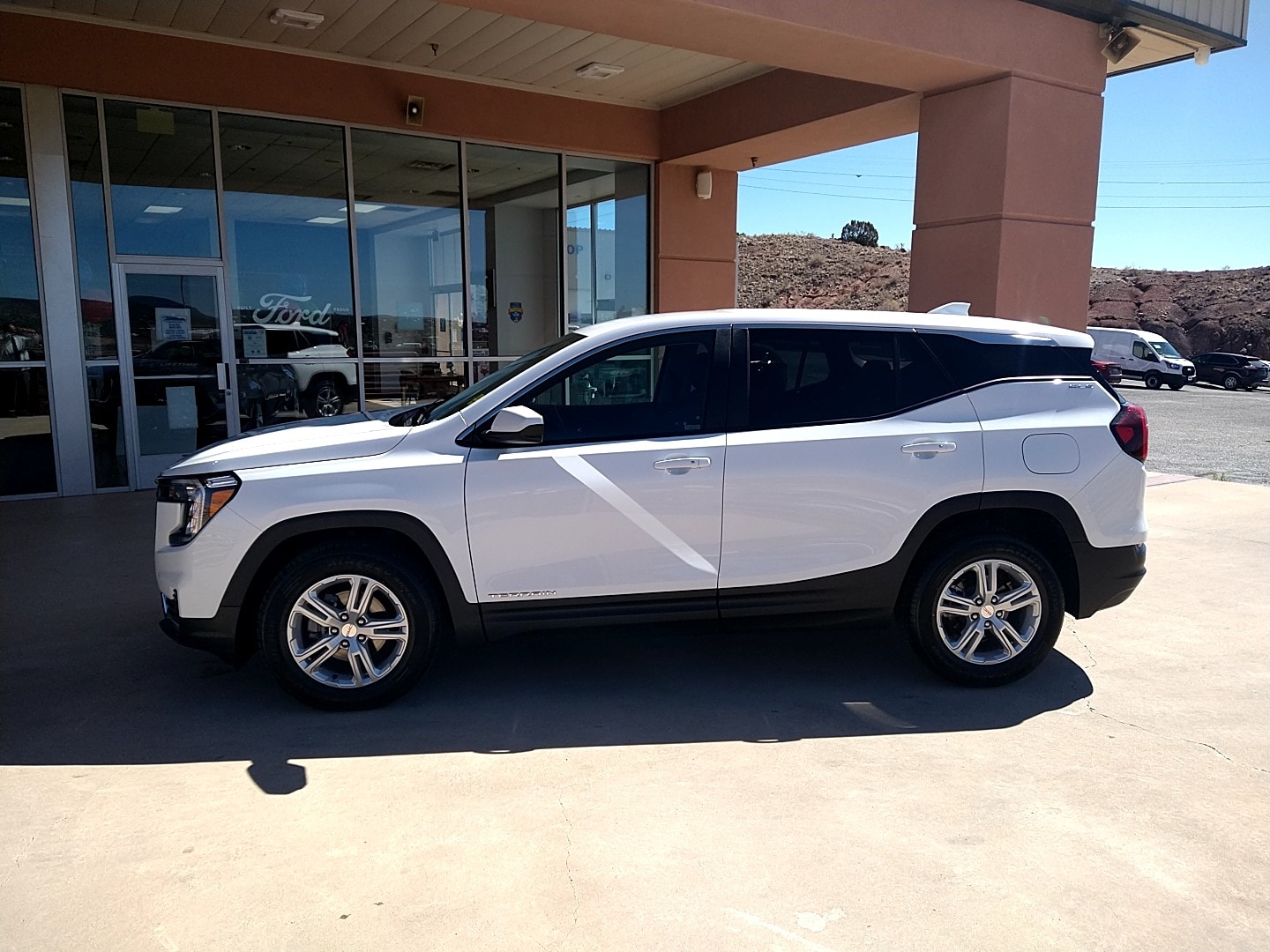 2024 GMC Terrain SLE FWD's photo