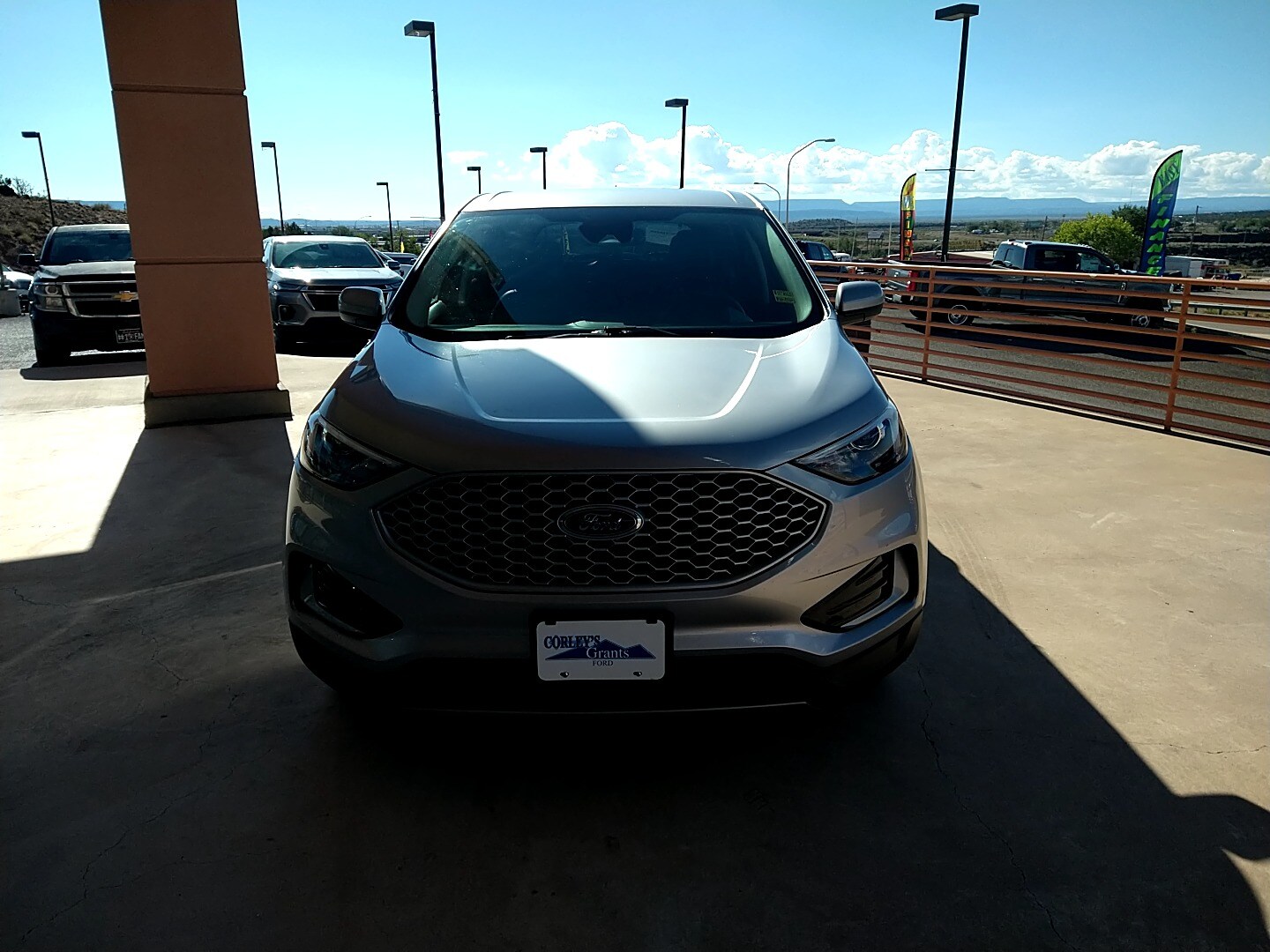 2023 Ford Edge SEL photo 3