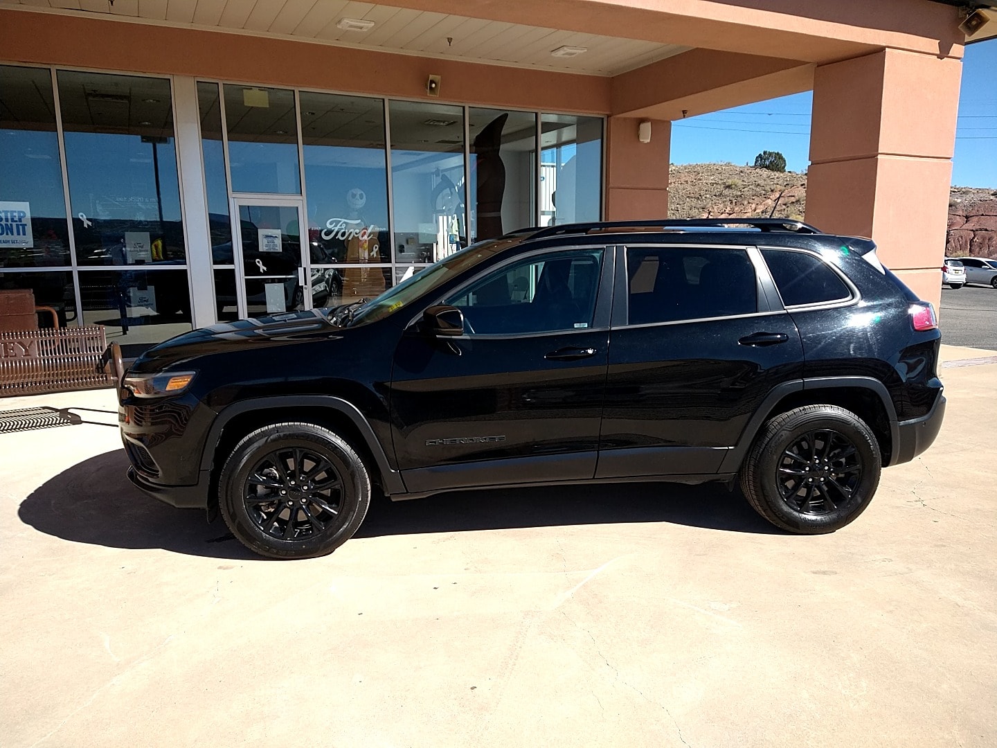 2023 Jeep Cherokee Altitude Lux