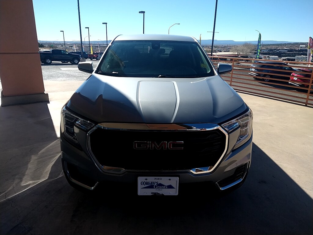 2024 Gmc Terrain SLE photo 3