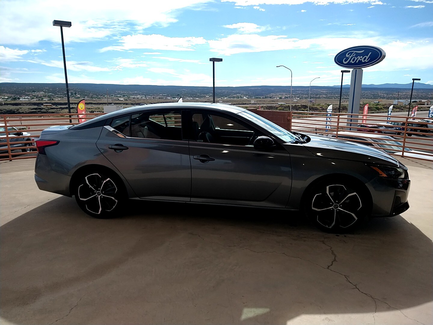 2023 Nissan Altima 2.5 SR photo 4