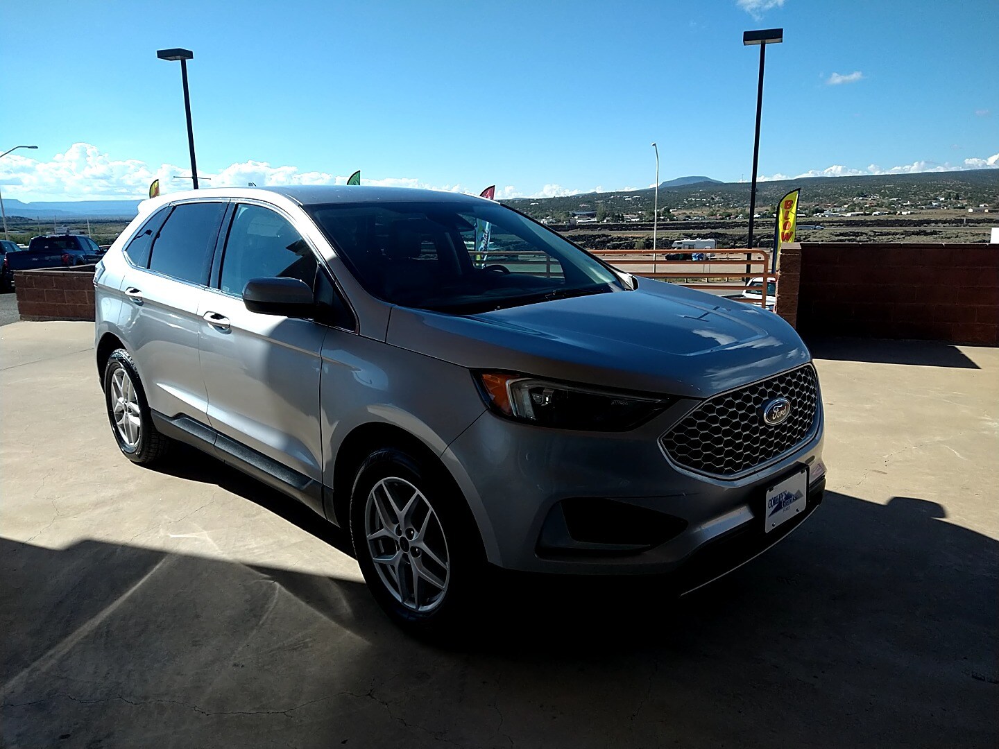 2023 Ford Edge SEL photo 4