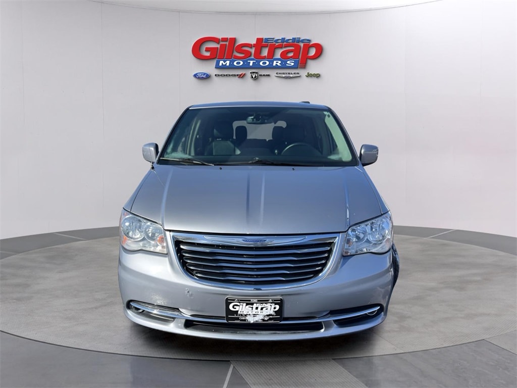 Used 2016 Chrysler Town & Country Touring with VIN 2C4RC1BG5GR128796 for sale in Salem, IN