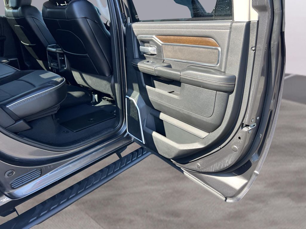 2024 RAM Ram 3500 Pickup Laramie - Photo 62