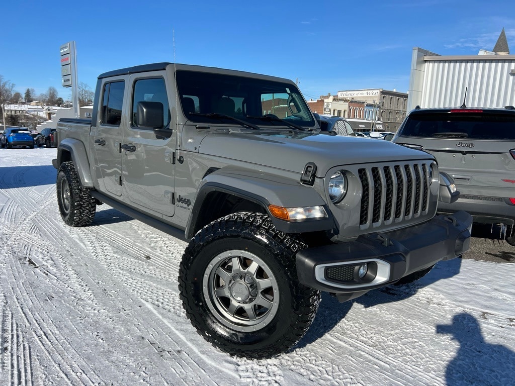2021 Jeep Gladiator Sport S's photo