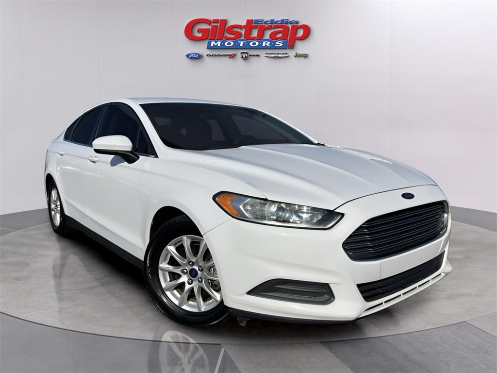 2016 Ford Fusion S's photo