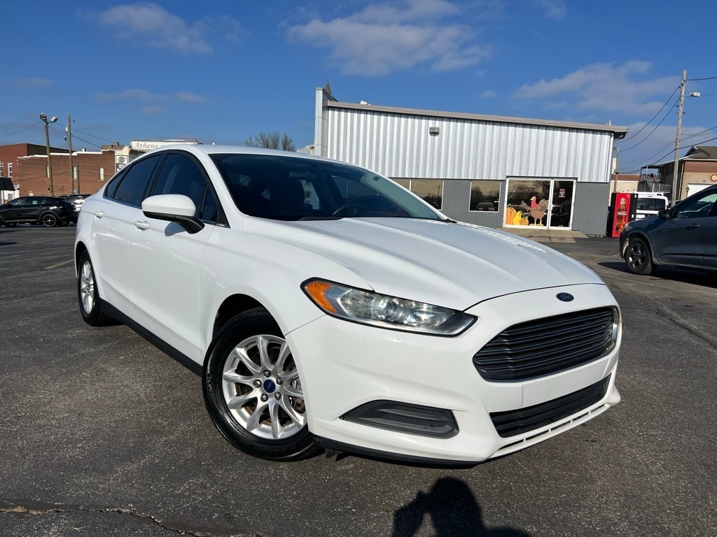 2016 Ford Fusion S's photo