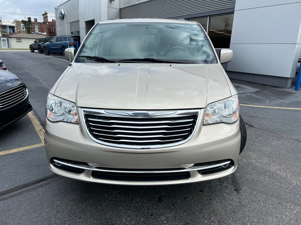 Used 2014 Chrysler Town & Country Touring with VIN 2C4RC1BG9ER231345 for sale in Salem, IN