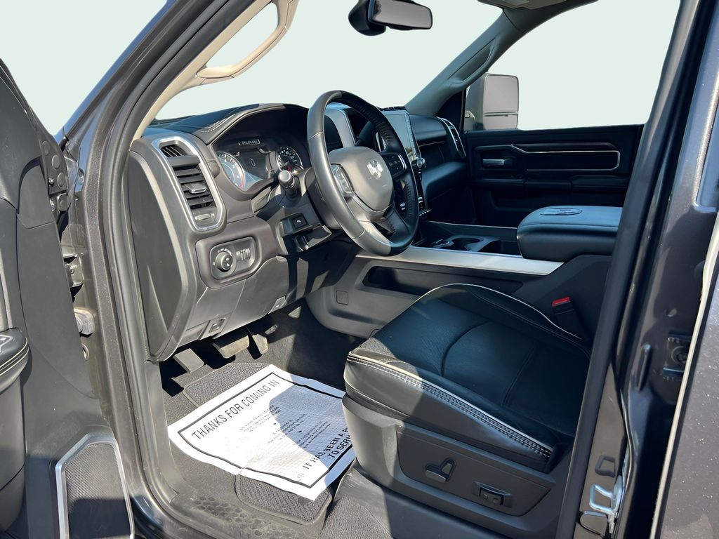 2024 RAM Ram 3500 Pickup Laramie - Photo 17